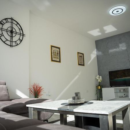 Apartment Una Laguna Bihać Esterno foto