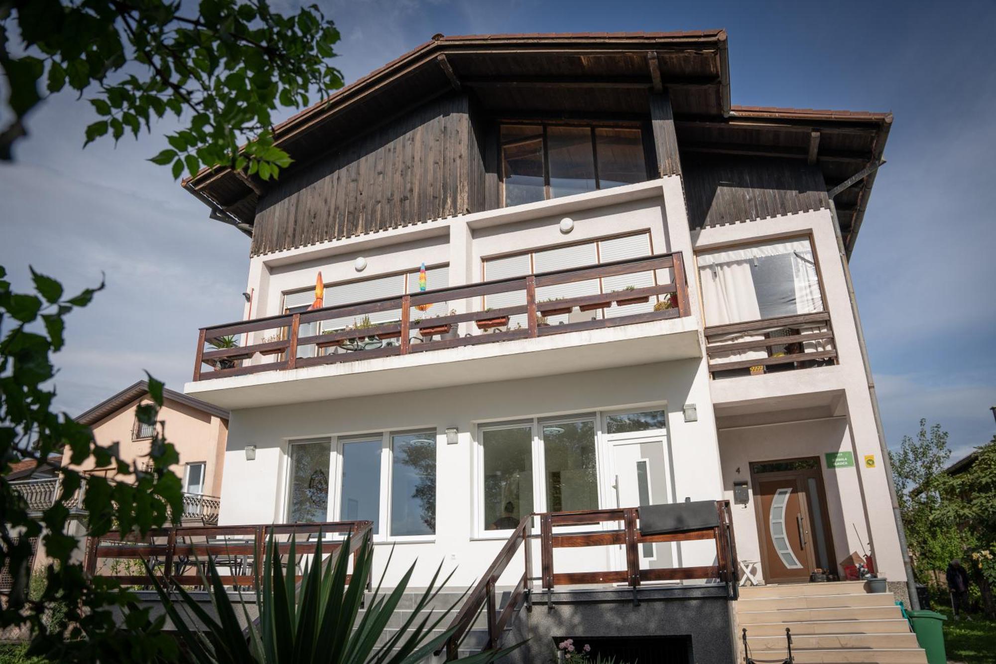 Apartment Una Laguna Bihać Esterno foto