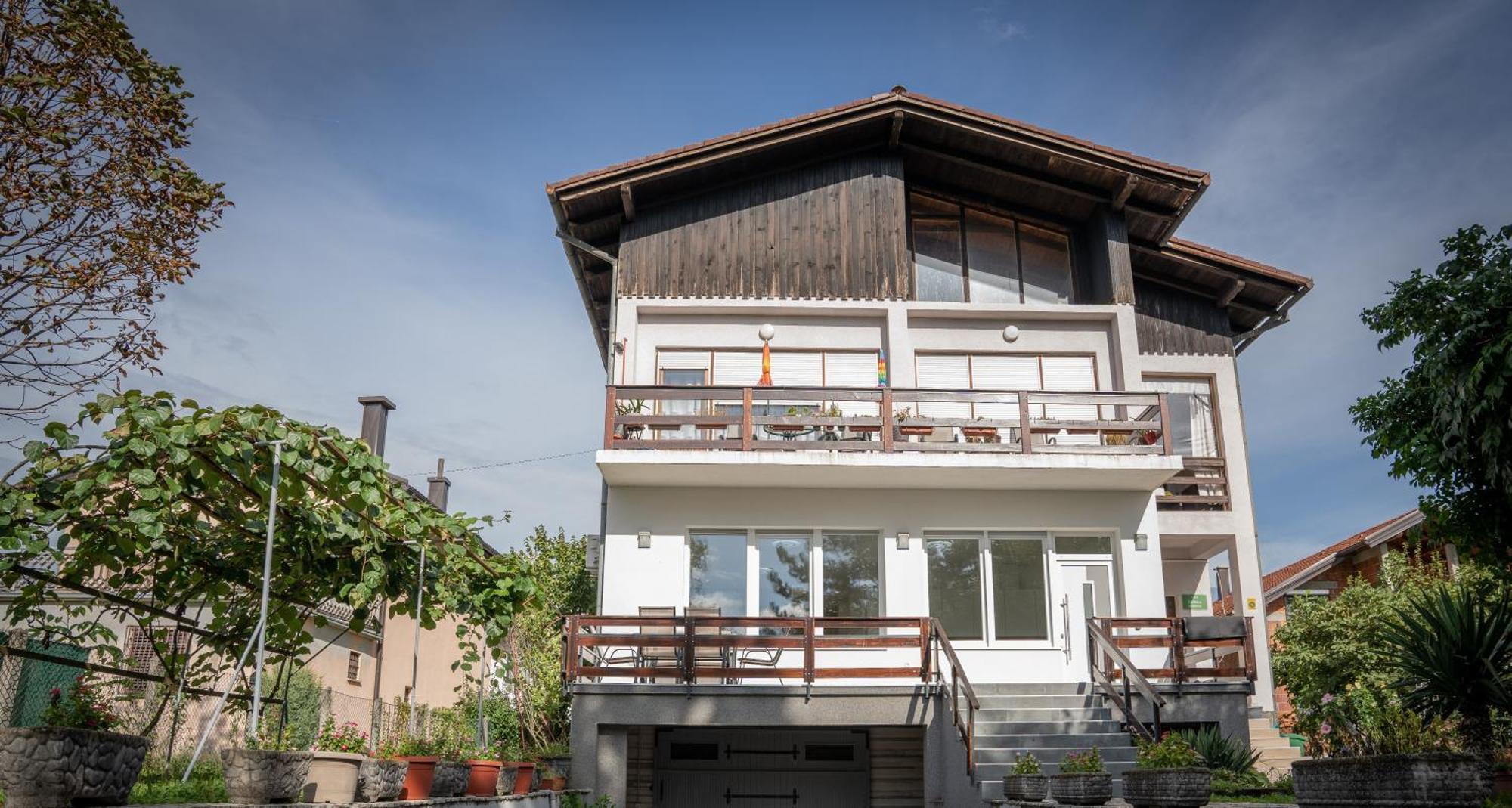 Apartment Una Laguna Bihać Esterno foto